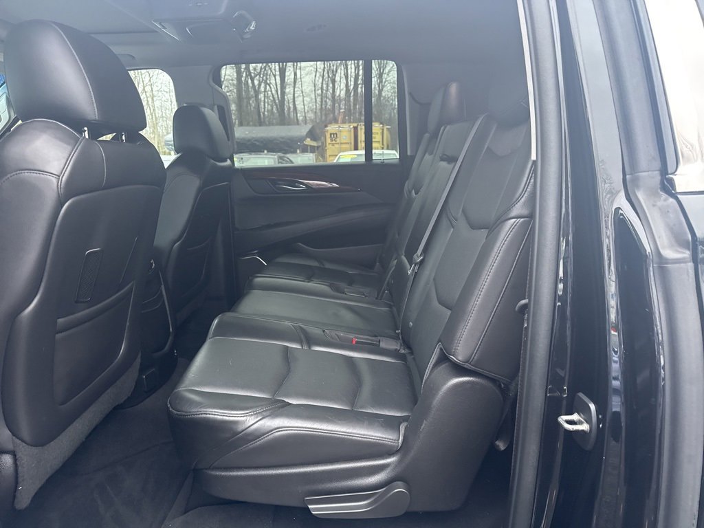 Used 2015 Cadillac Escalade ESV Luxury image 37