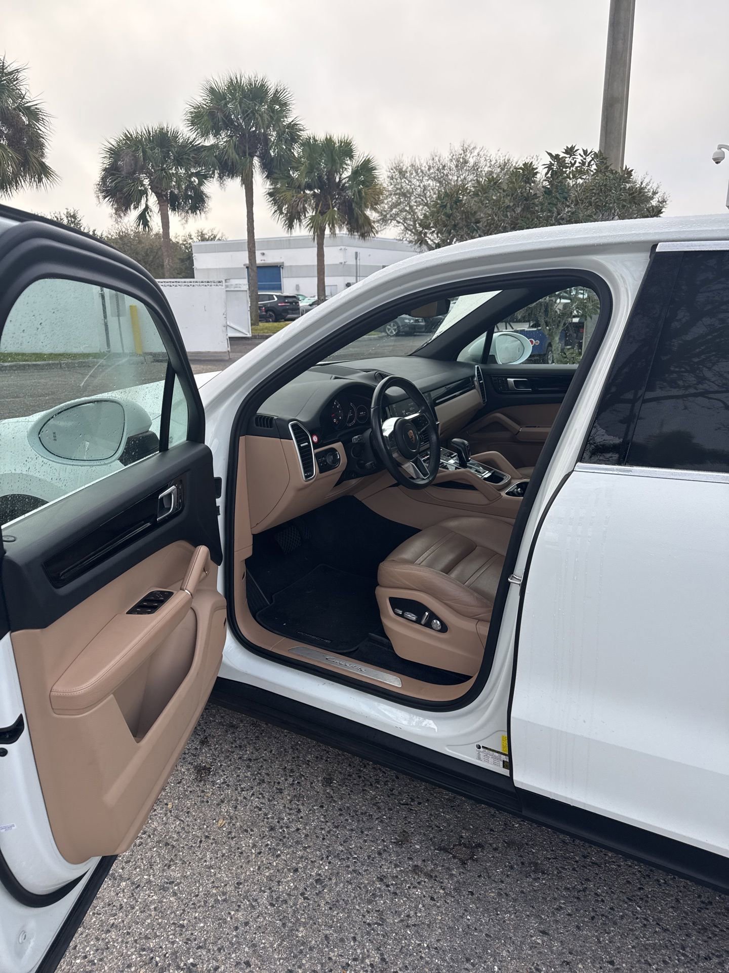 Used 2020 Porsche Cayenne image 8