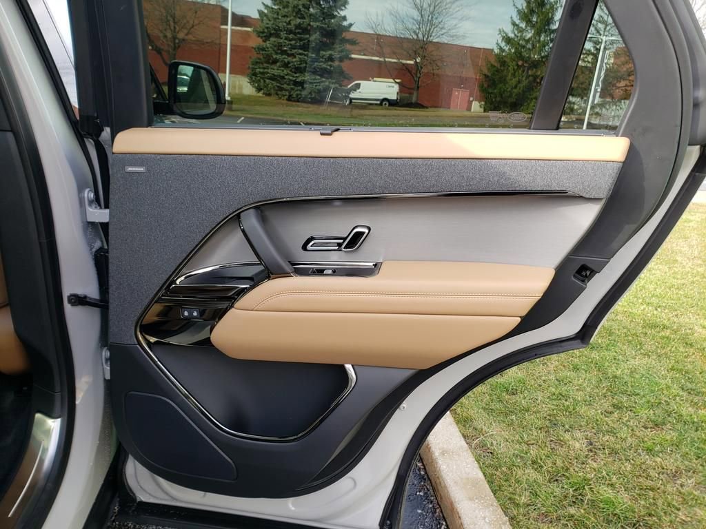 New 2026 Land Rover Range Rover Sport SE image 16