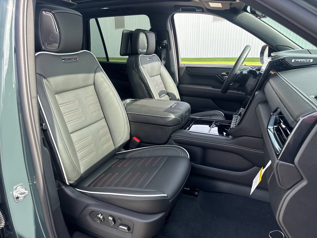 New 2026 GMC Yukon AT4 Ultimate w/ LPO, Floor Liner Package AWD/4WD image 10