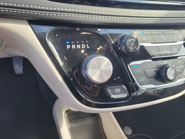 Used 2023 Chrysler Pacifica Touring-L FWD image 26