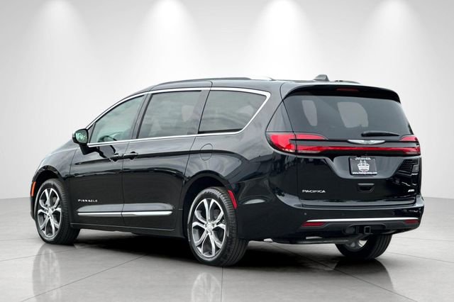 New 2026 Chrysler Pacifica Pinnacle w/ Trailer Tow Group AWD/4WD image 6