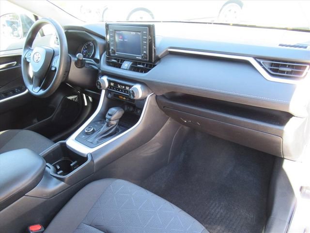 Used 2022 Toyota RAV4 XLE image 12
