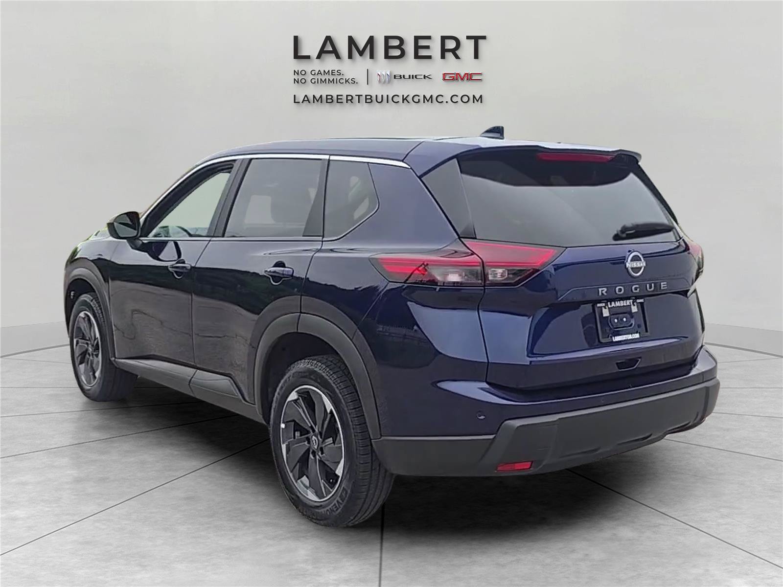 Used 2025 Nissan Rogue SV FWD image 3