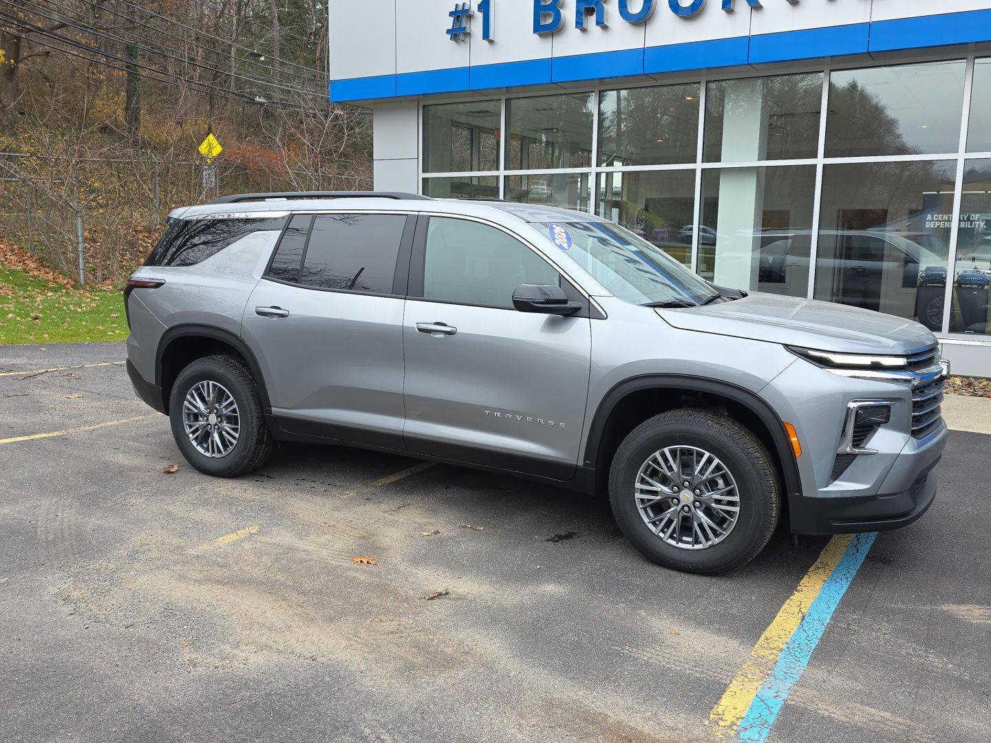 New 2026 Chevrolet Traverse LT image 2