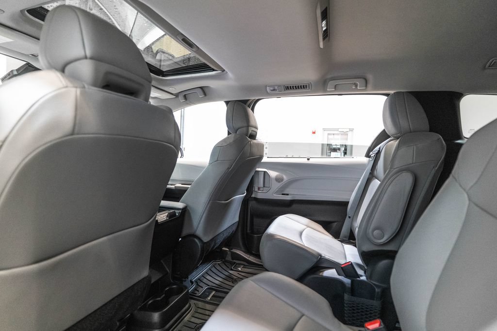 Certified 2025 Toyota Sienna XLE w/ XLE Plus Package FWD image 14