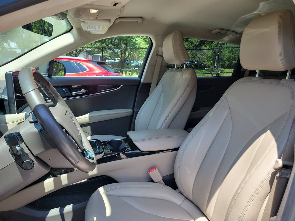 Used 2023 Lincoln Nautilus FWD w/ Premium Package image 16