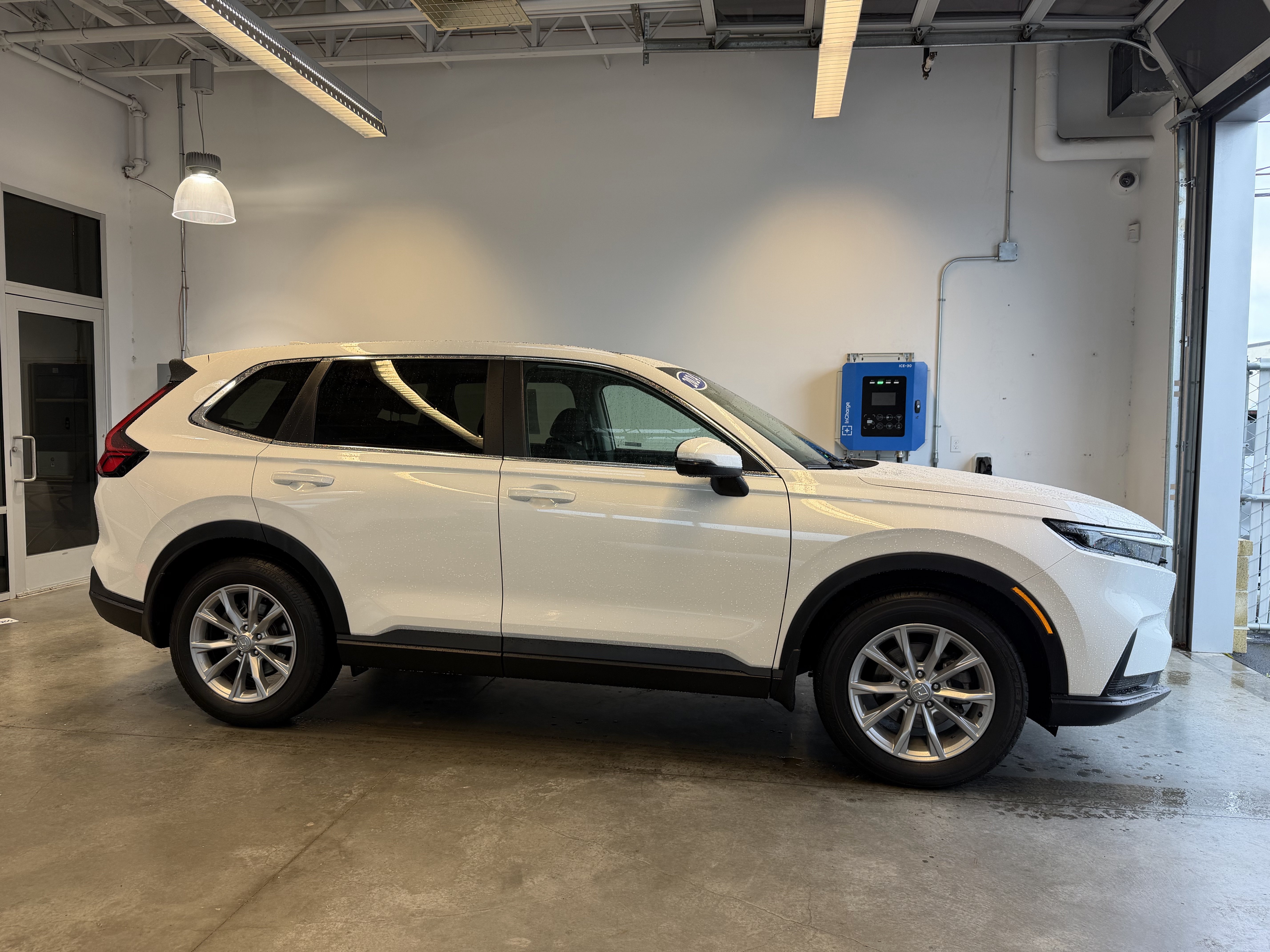 Used 2024 Honda CR-V EX image 1