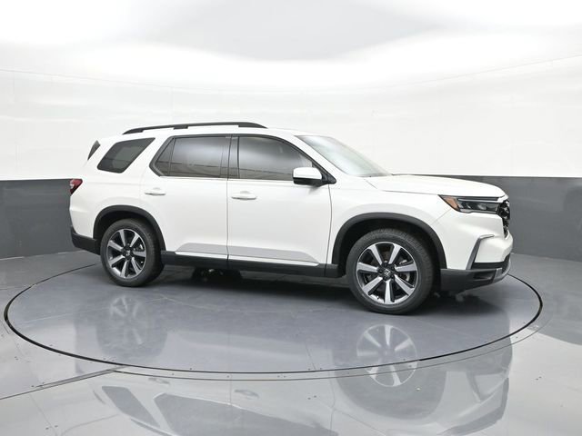 Certified 2024 Honda Pilot Touring image 17