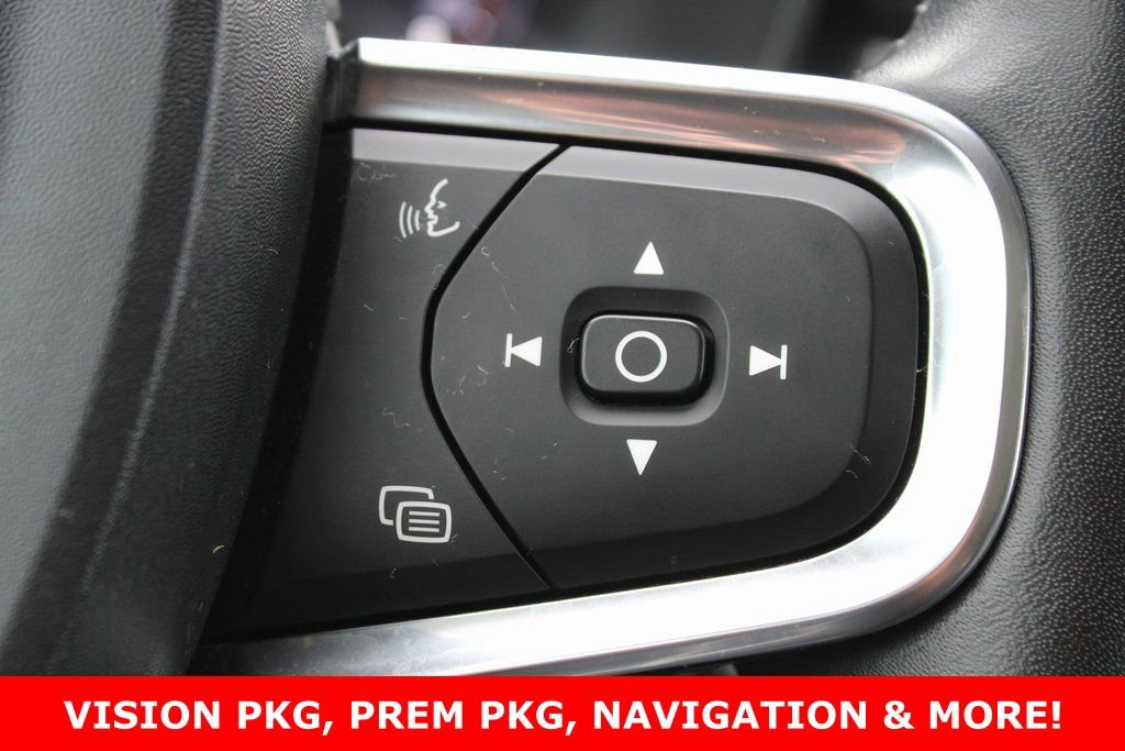 Used 2019 Volvo XC40 T5 Momentum image 12