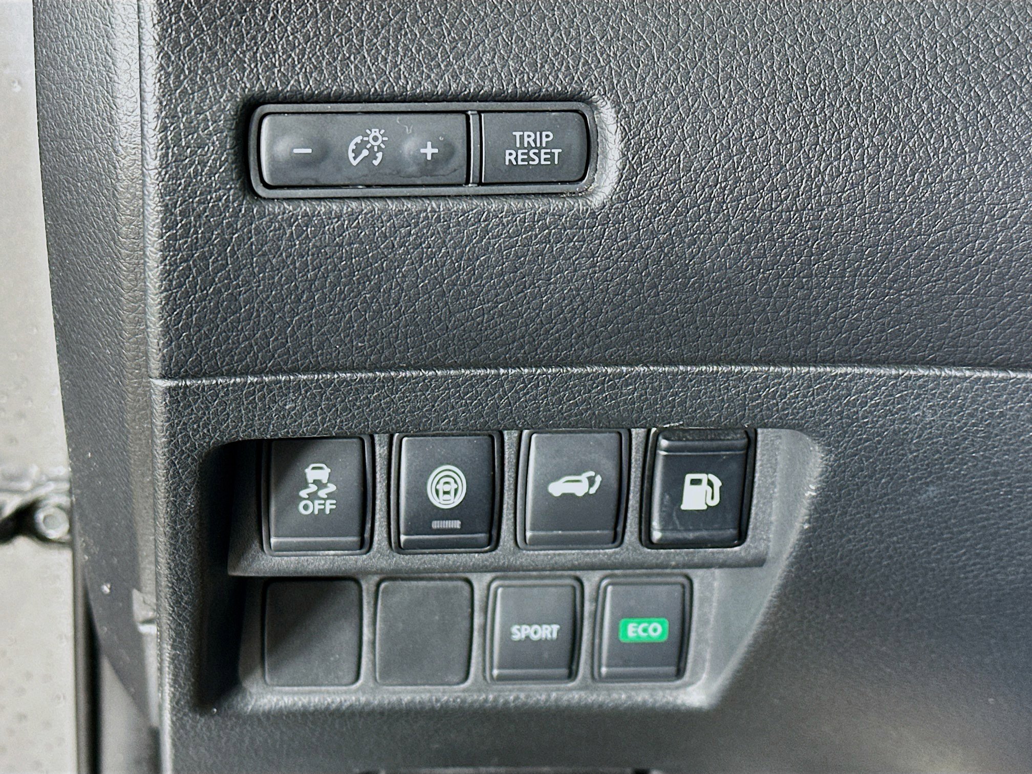 Used 2019 Nissan Rogue SV image 17