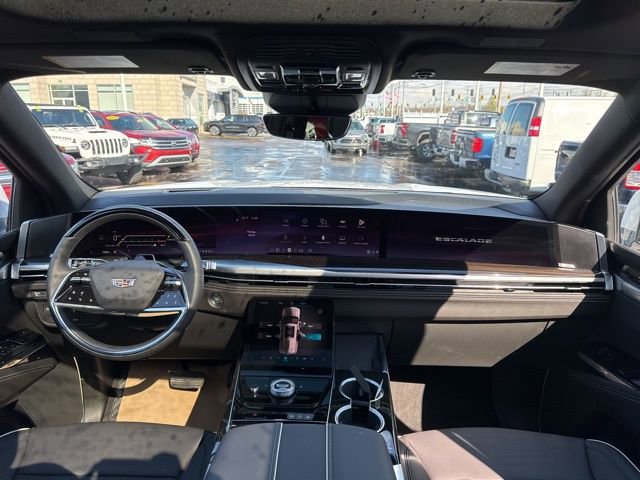 Certified 2026 Cadillac Escalade Luxury w/ LPO, Radiant Package image 27