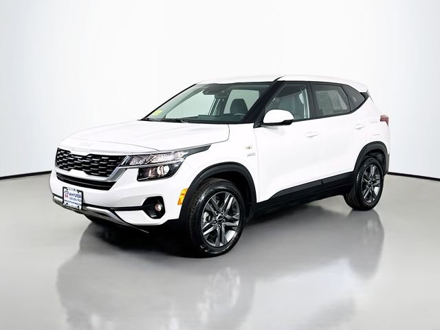 Used 2023 Kia Seltos LX image 2