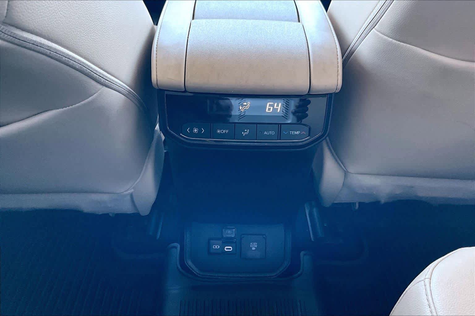 Used 2023 Toyota Highlander Limited FWD image 51