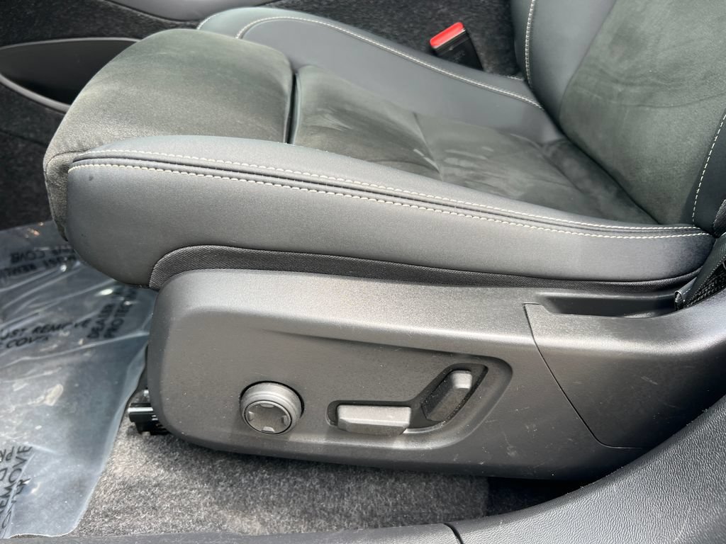 Used 2023 Volvo XC40 Recharge Ultimate AWD/4WD image 15
