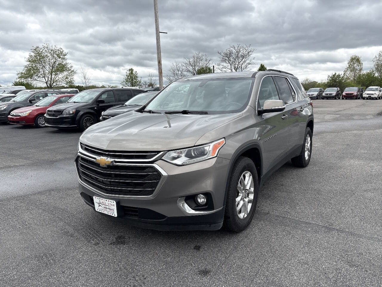 Used 2019 Chevrolet Traverse LT FWD image 2