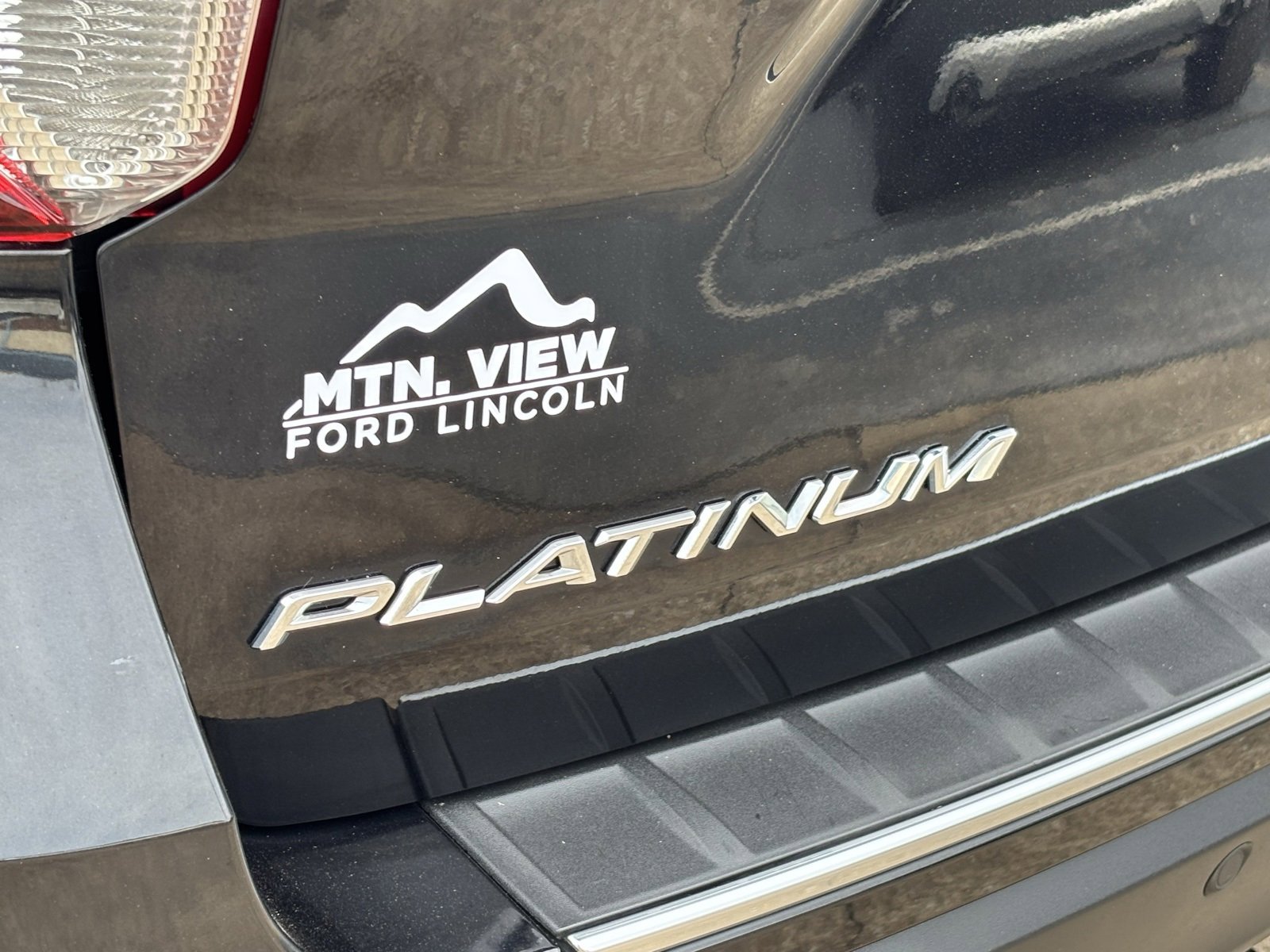 Used 2020 Ford Explorer Platinum w/ Premium Technology Package image 14