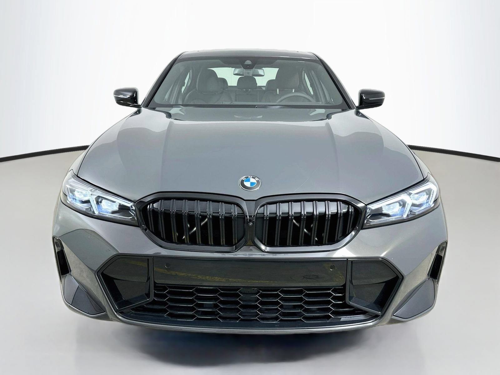 New 2026 BMW 330i xDrive Sedan w/ M Sport Package AWD/4WD image 2