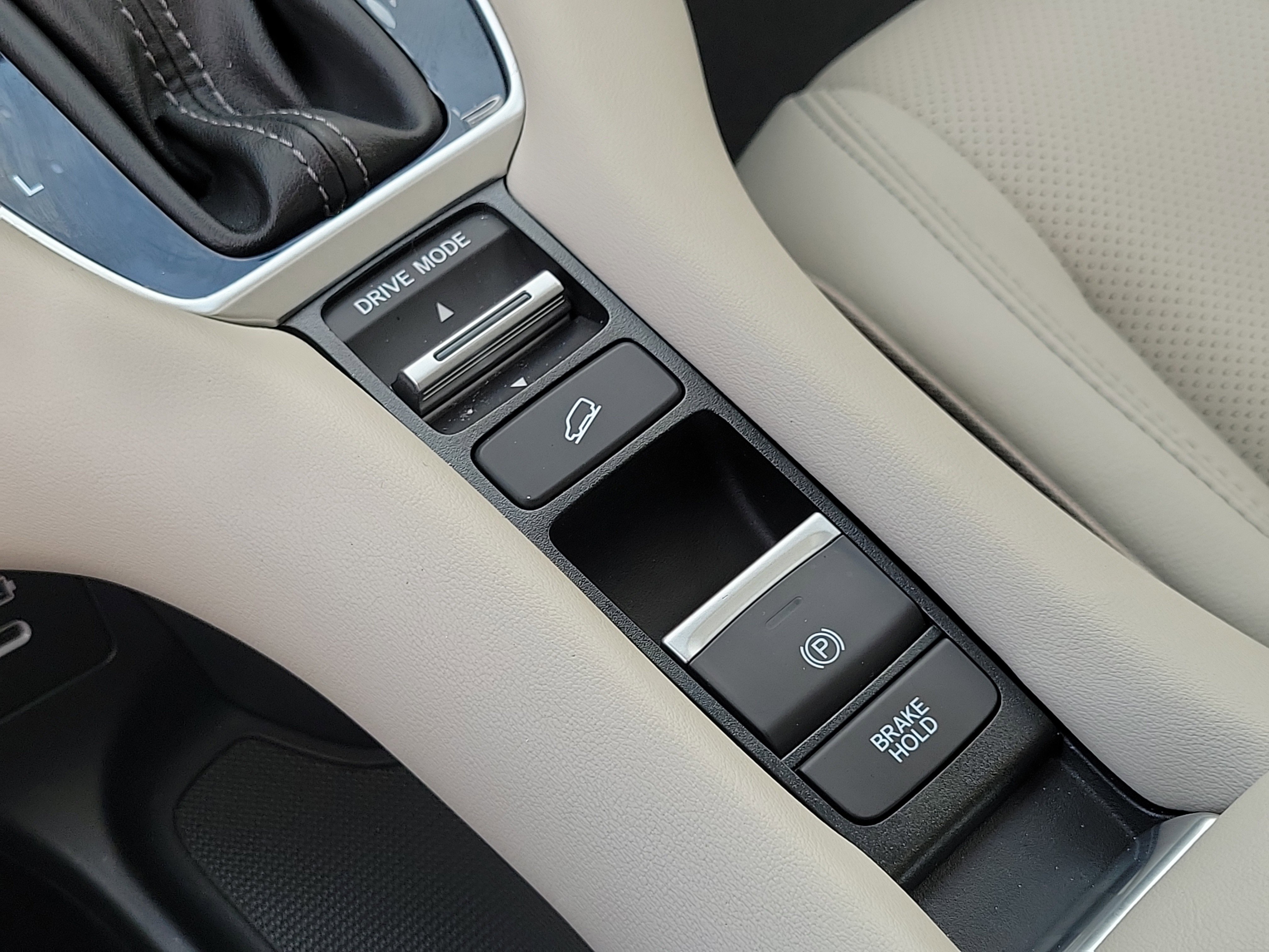 Certified 2024 Honda HR-V EX-L image 29