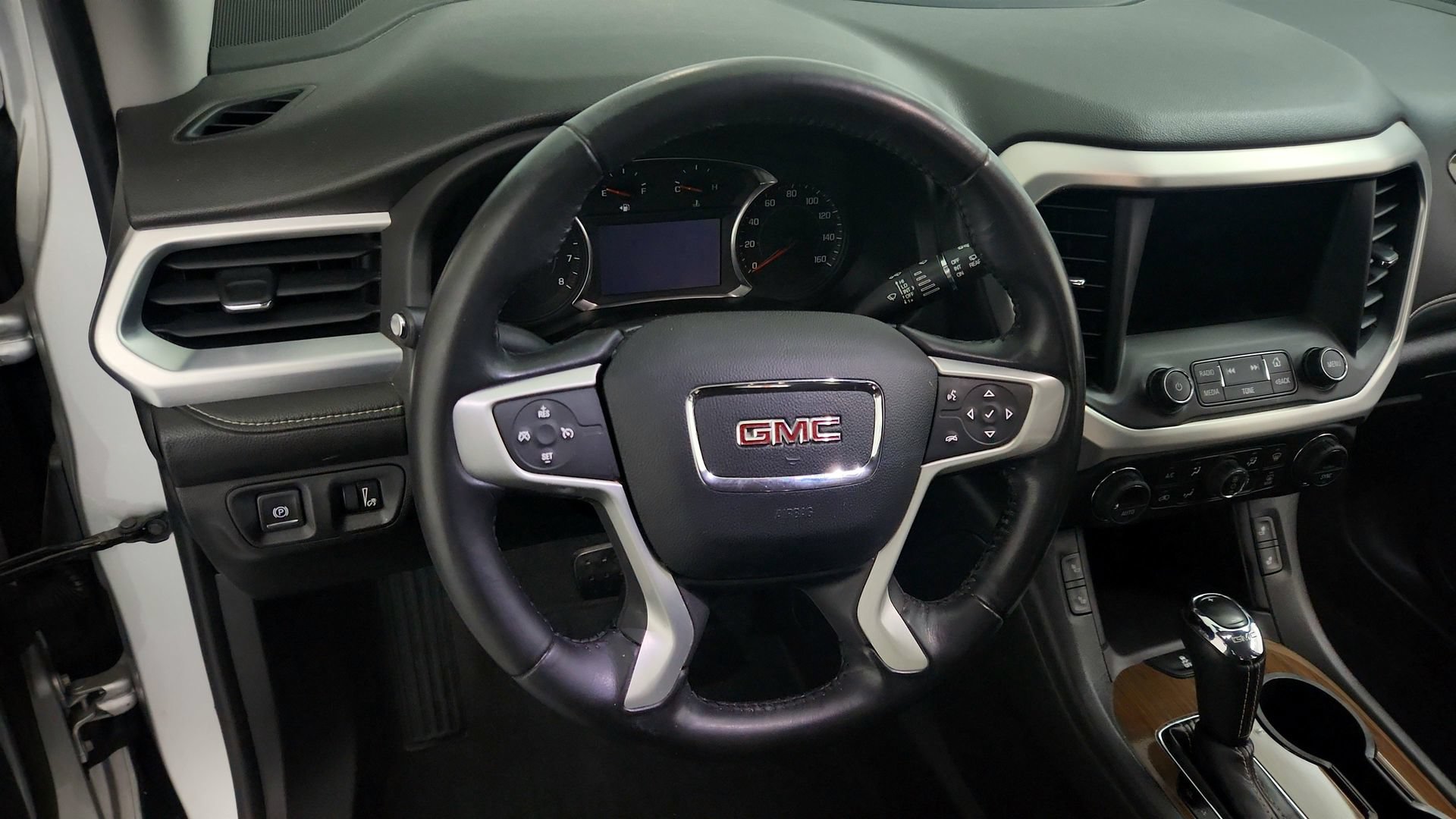 Used 2018 GMC Acadia SLE AWD/4WD image 18