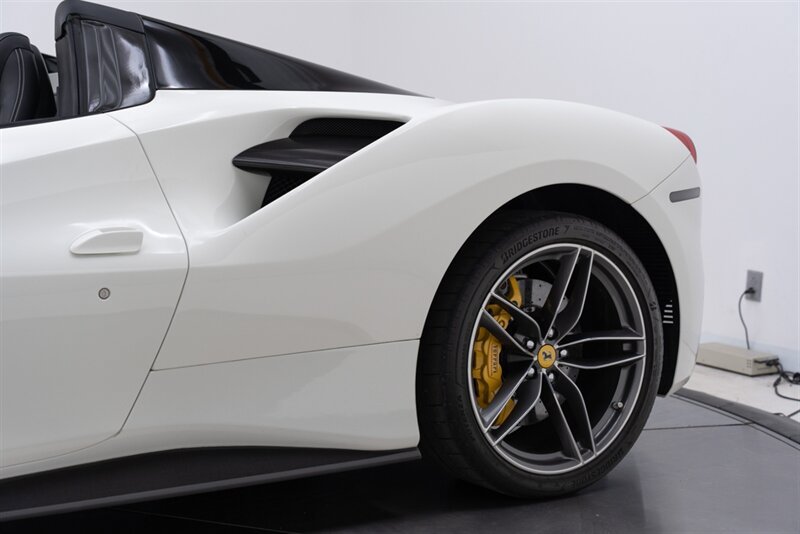 Used 2017 Ferrari 488 Spider RWD image 35