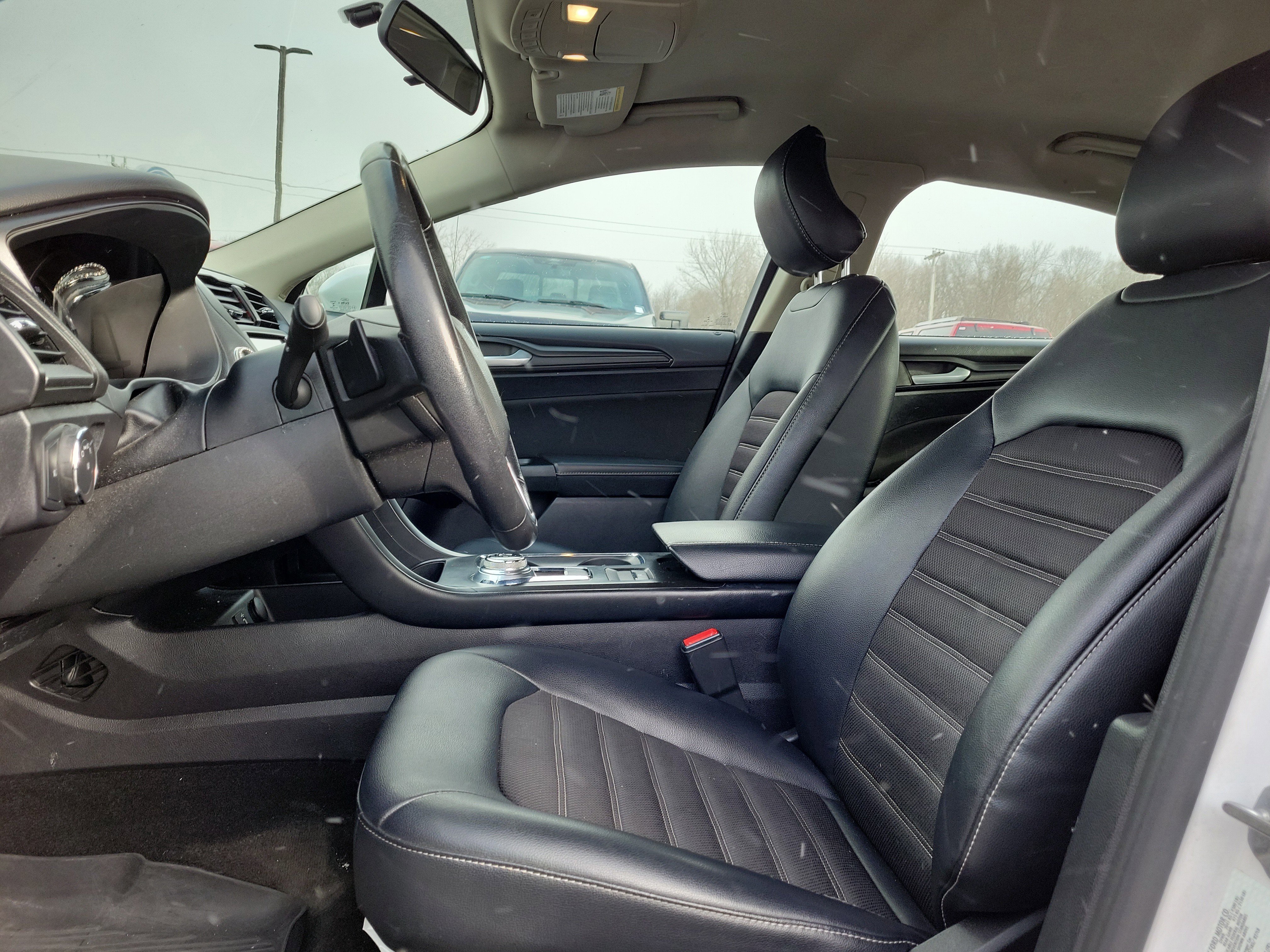 Used 2018 Ford Fusion SE w/ Equipment Group 201A image 18