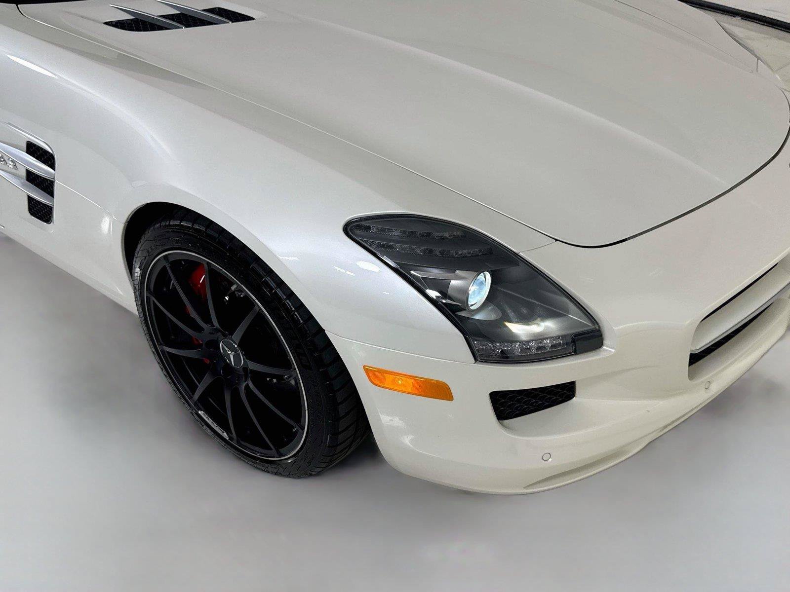 Used 2012 Mercedes-Benz SLS AMG Roadster image 33