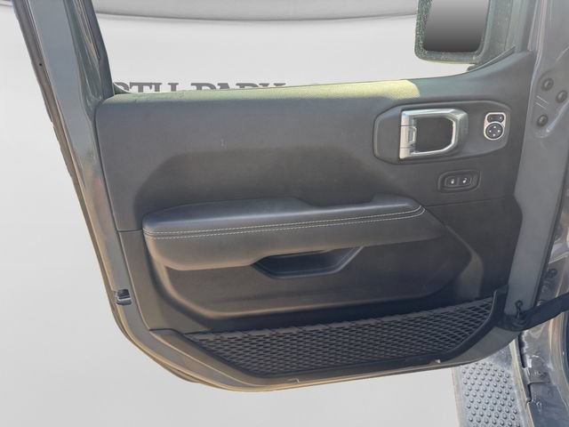 Used 2022 Jeep Wrangler Unlimited Sahara AWD/4WD image 10