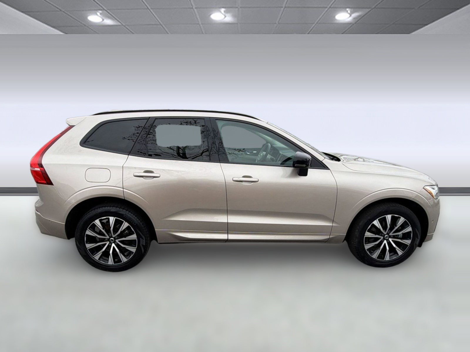 Certified 2024 Volvo XC60 B5 Plus w/ Climate Package image 8