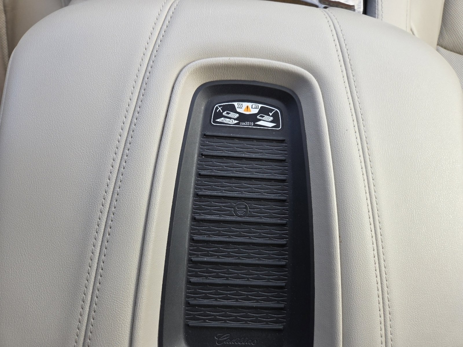 Used 2020 Cadillac Escalade Premium Luxury image 16