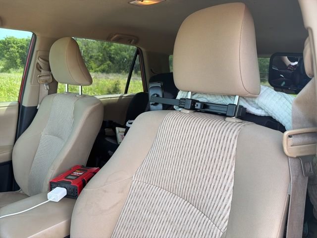 Used 2015 Toyota 4Runner SR5 AWD/4WD image 9