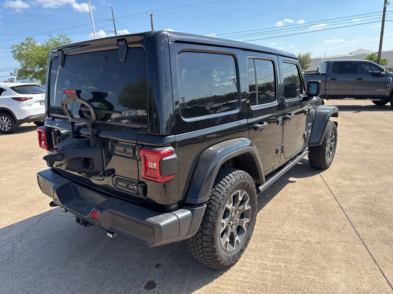 Used 2024 Jeep Wrangler Sahara w/ Safety Group image 7