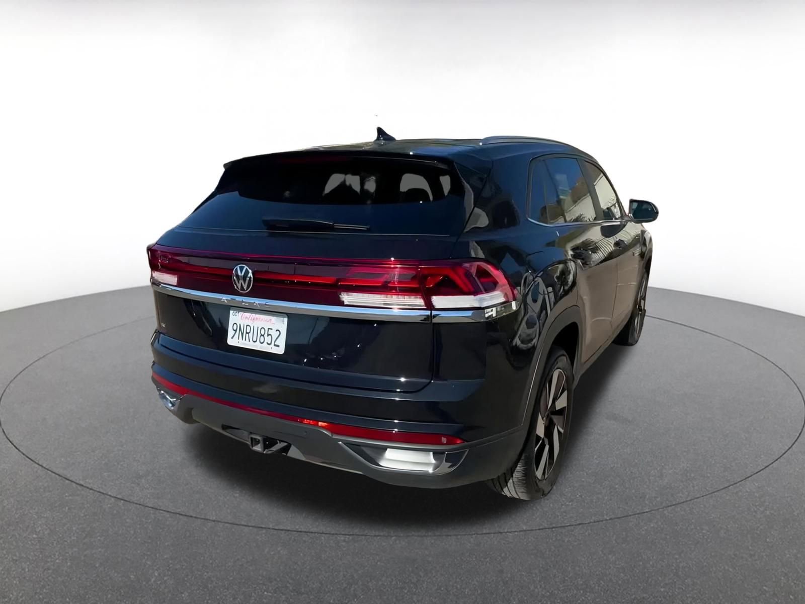 Used 2025 Volkswagen Atlas Cross Sport SE image 14