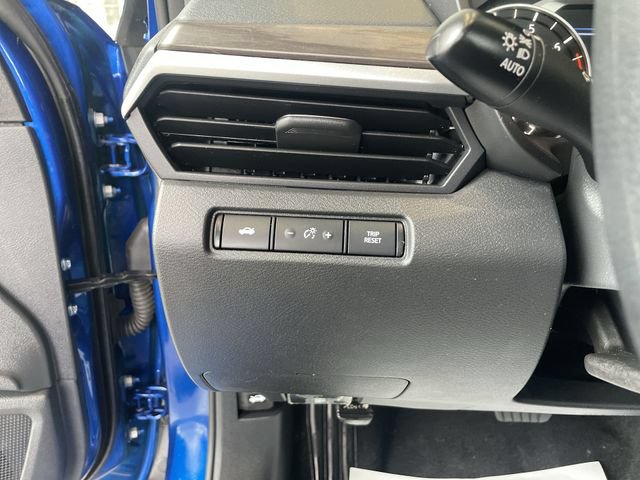 Used 2025 Nissan Altima 2.5 SV FWD image 21