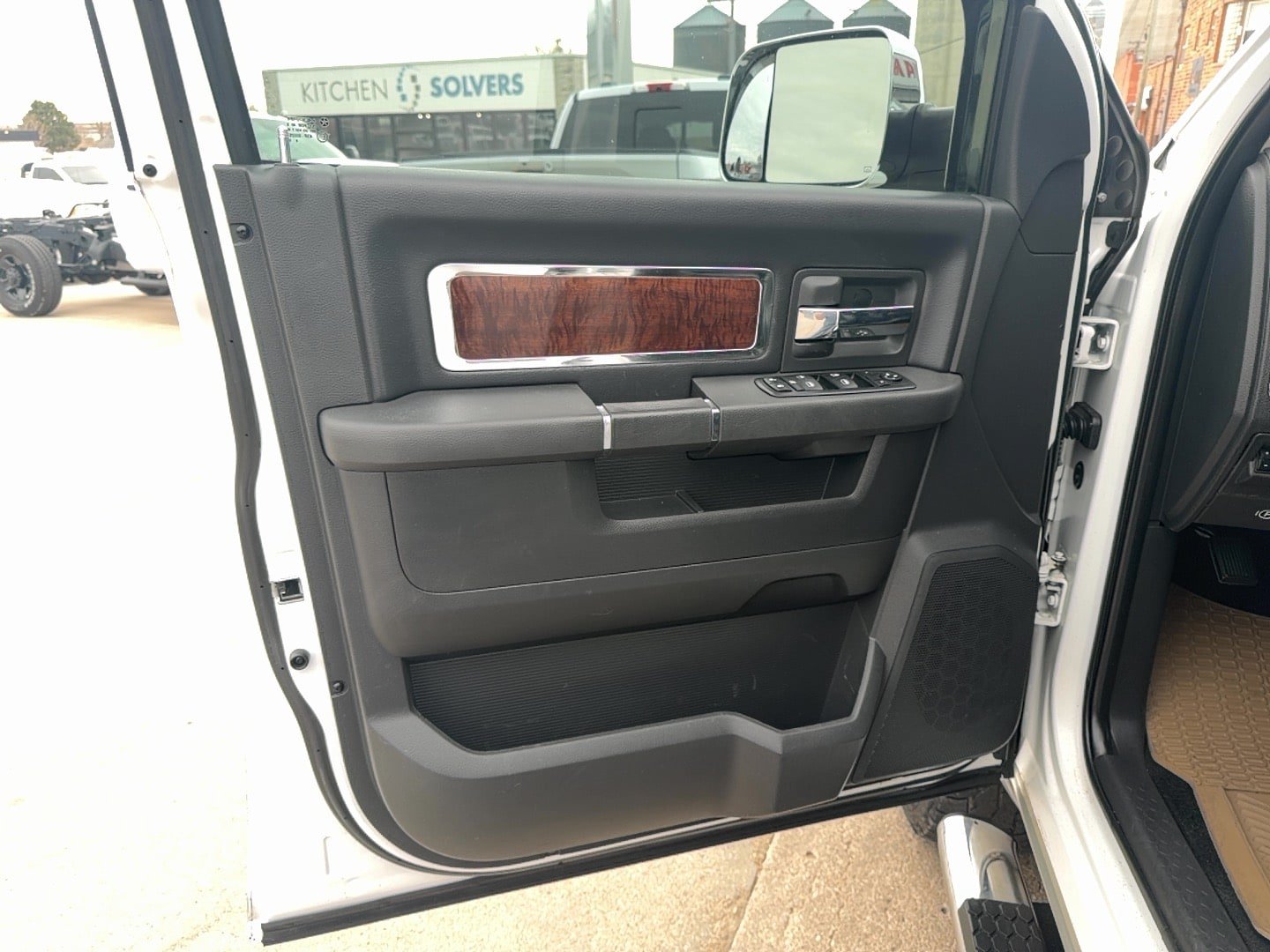Used 2011 RAM 2500 Laramie w/ Protection Group AWD/4WD image 14