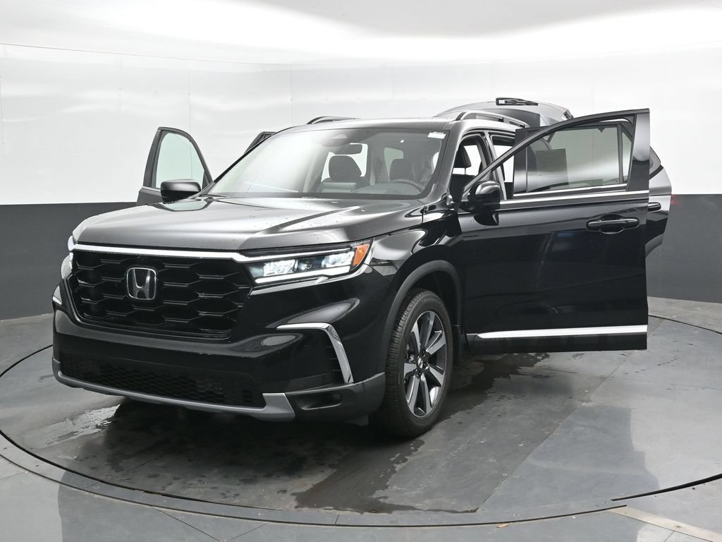 Used 2025 Honda Pilot Elite image 48
