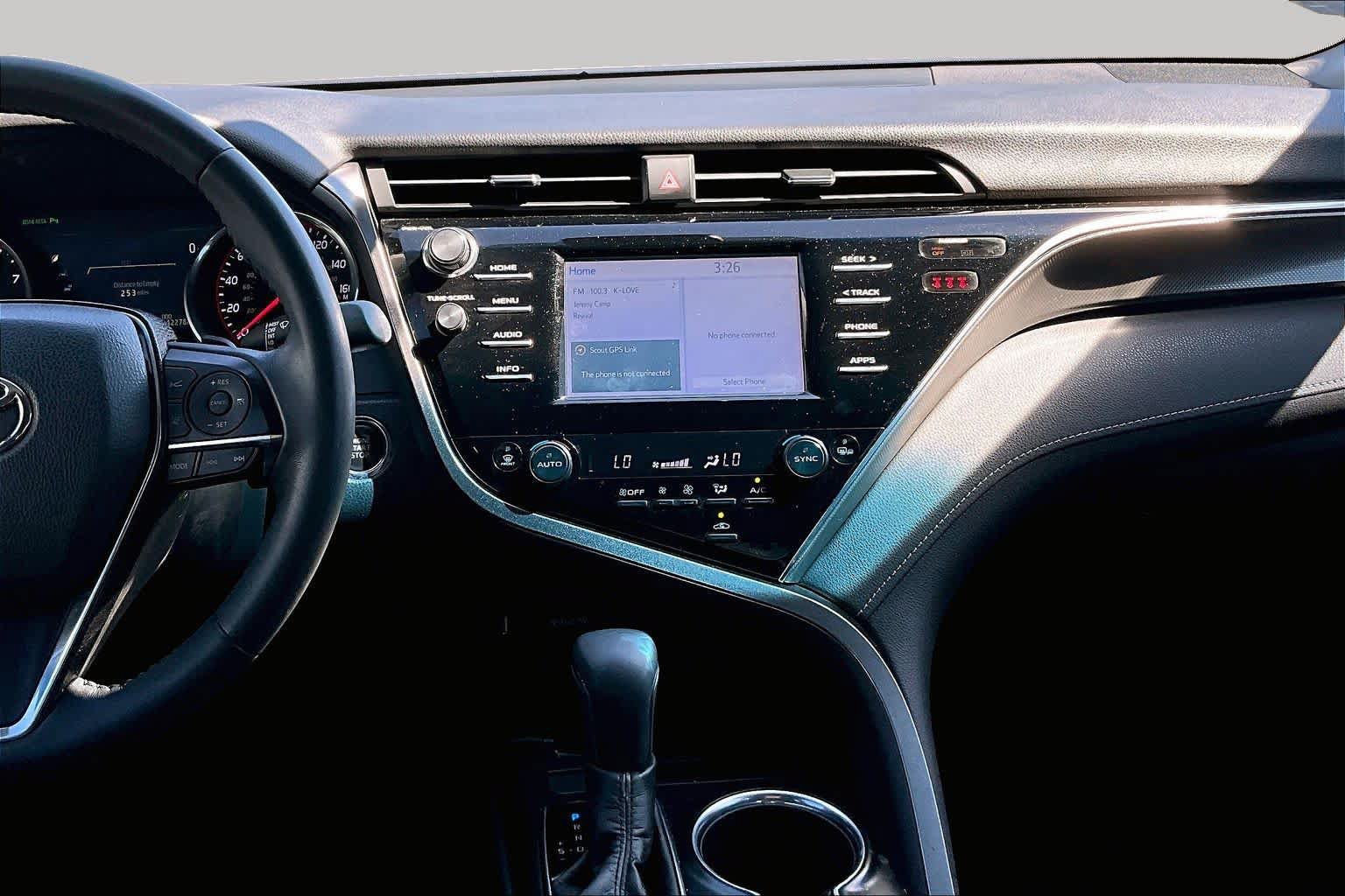 Used 2018 Toyota Camry XSE FWD image 6