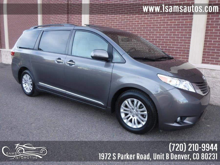Used 2017 Toyota Sienna XLE Premium image 2