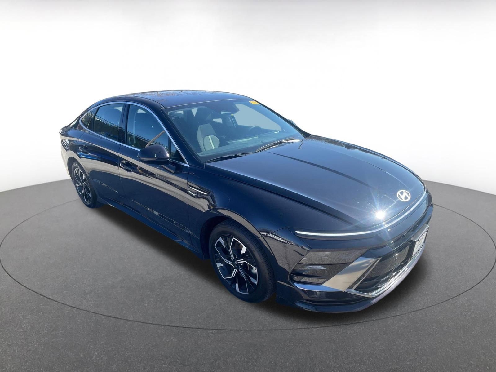 Used 2025 Hyundai Sonata SEL image 1