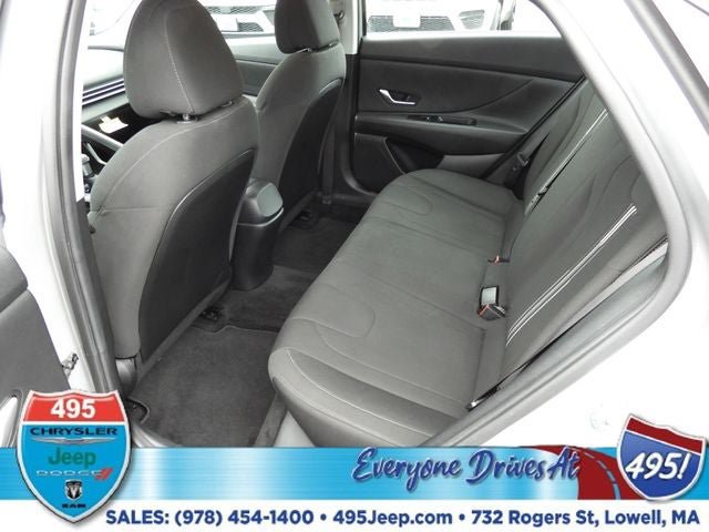 Used 2023 Hyundai Elantra SEL FWD image 13