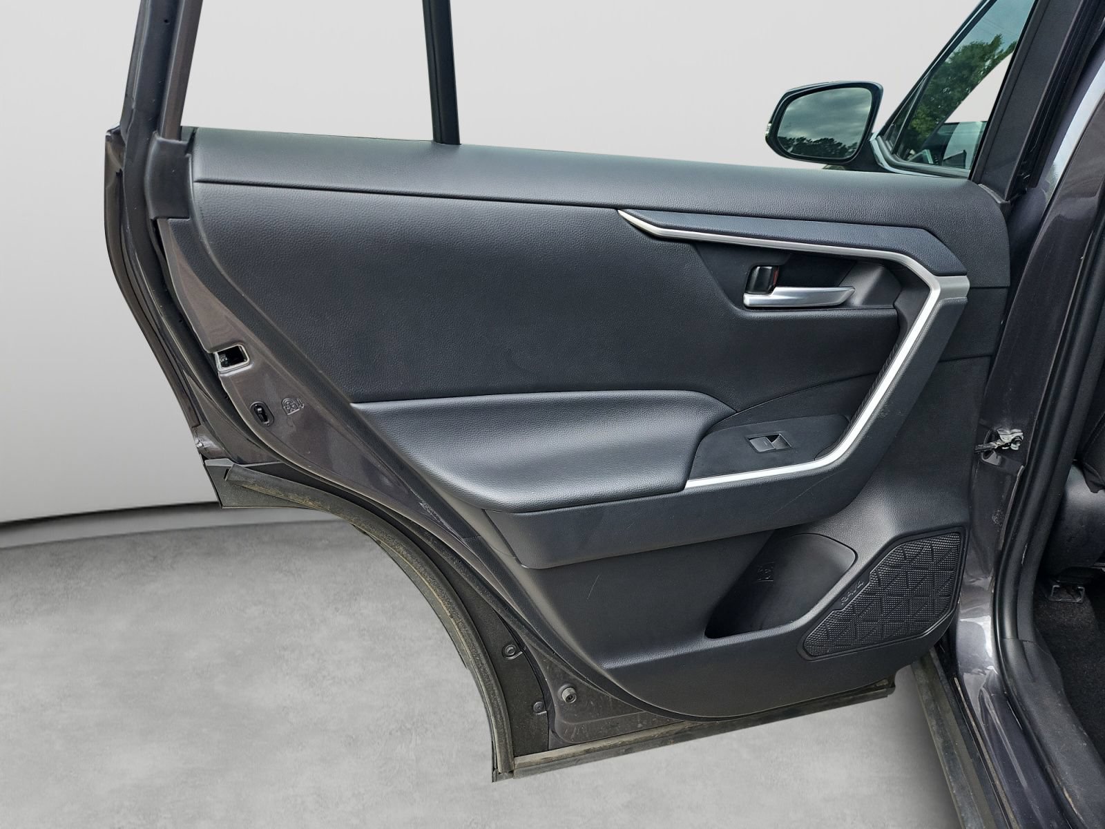 Used 2025 Toyota RAV4 XLE AWD/4WD image 35