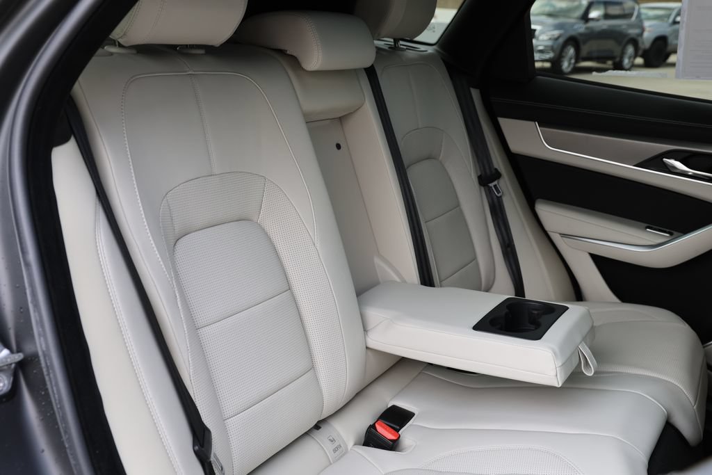 Certified 2026 Jaguar F-PACE R-Dynamic S AWD/4WD image 32