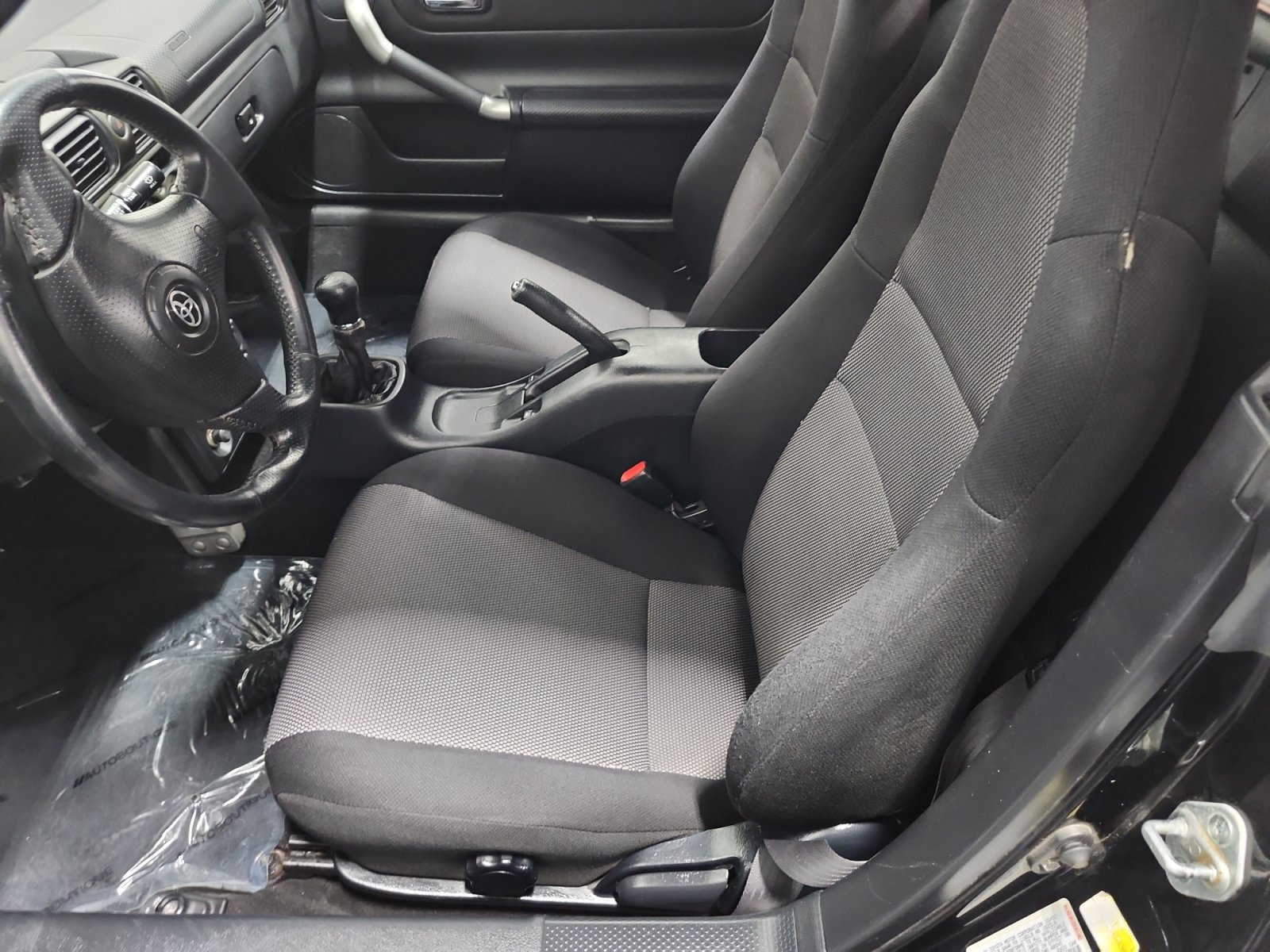 Used 2001 Toyota MR2 RWD image 9