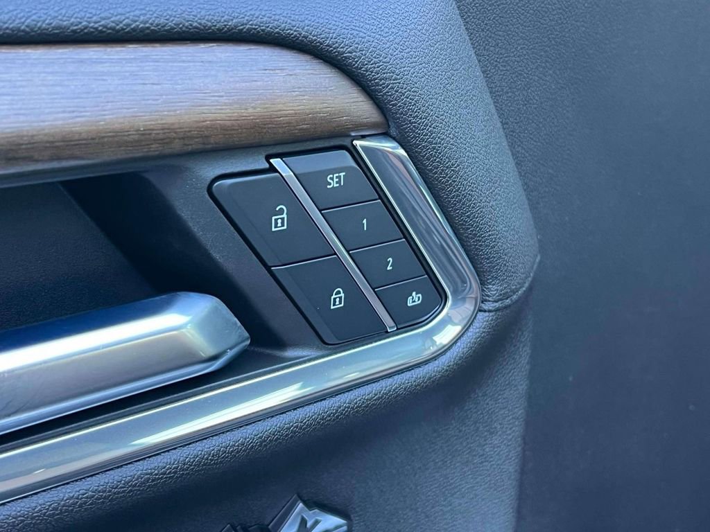 Certified 2023 Chevrolet Silverado 1500 High Country w/ Technology Package image 26