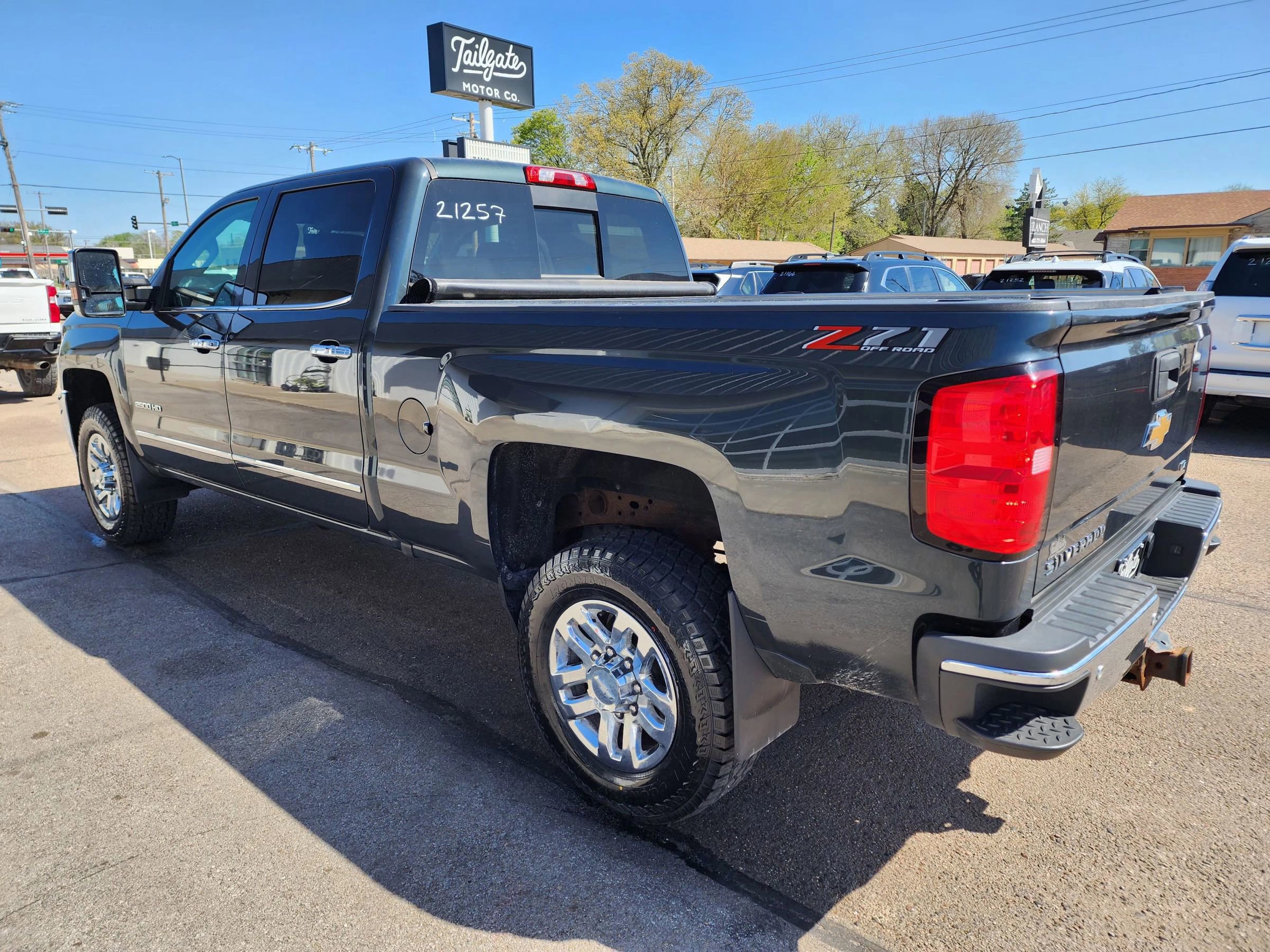 Used 2018 Chevrolet Silverado 2500 LTZ w/ LTZ Plus Package AWD/4WD image 5