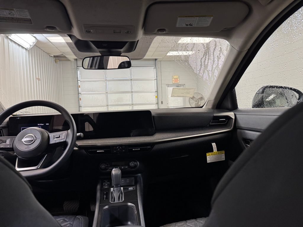 Used 2026 Nissan Kicks SV AWD/4WD image 19