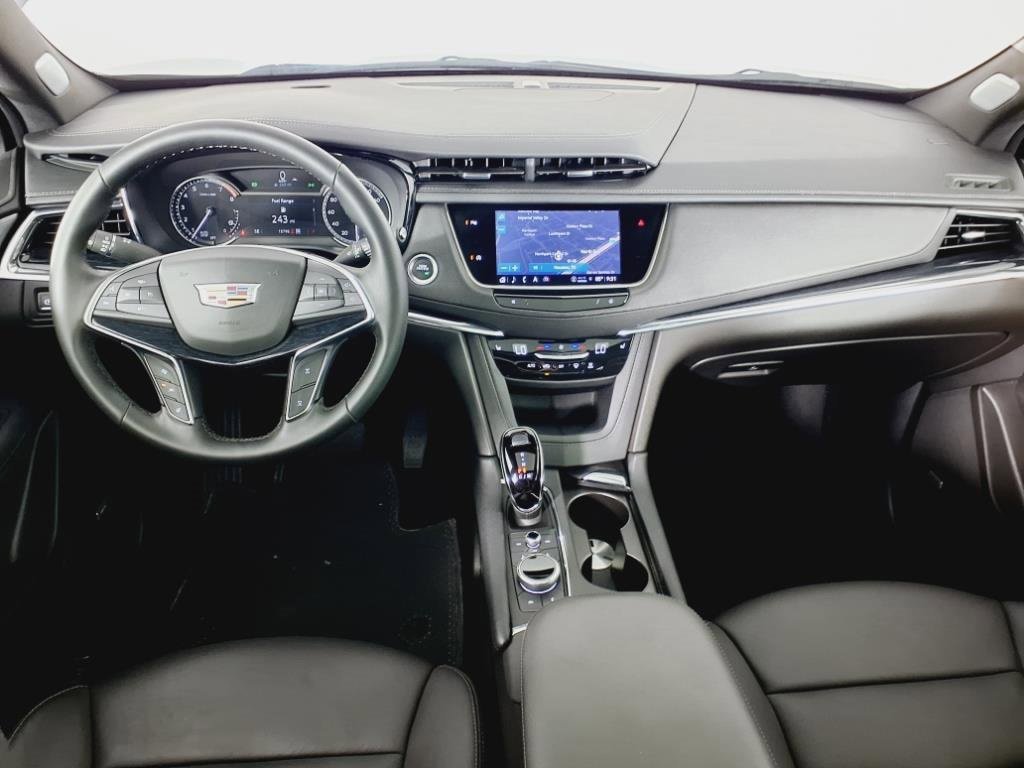 Certified 2025 Cadillac XT5 Premium Luxury image 4