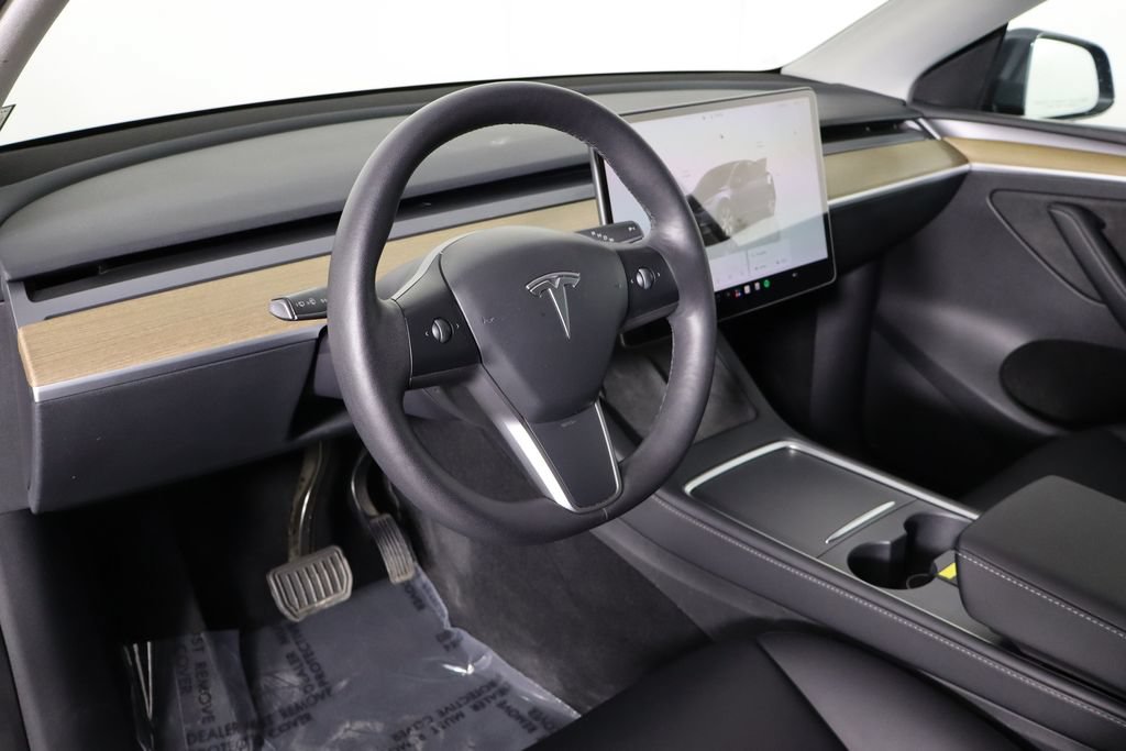 Used 2023 Tesla Model Y Long Range AWD/4WD image 18