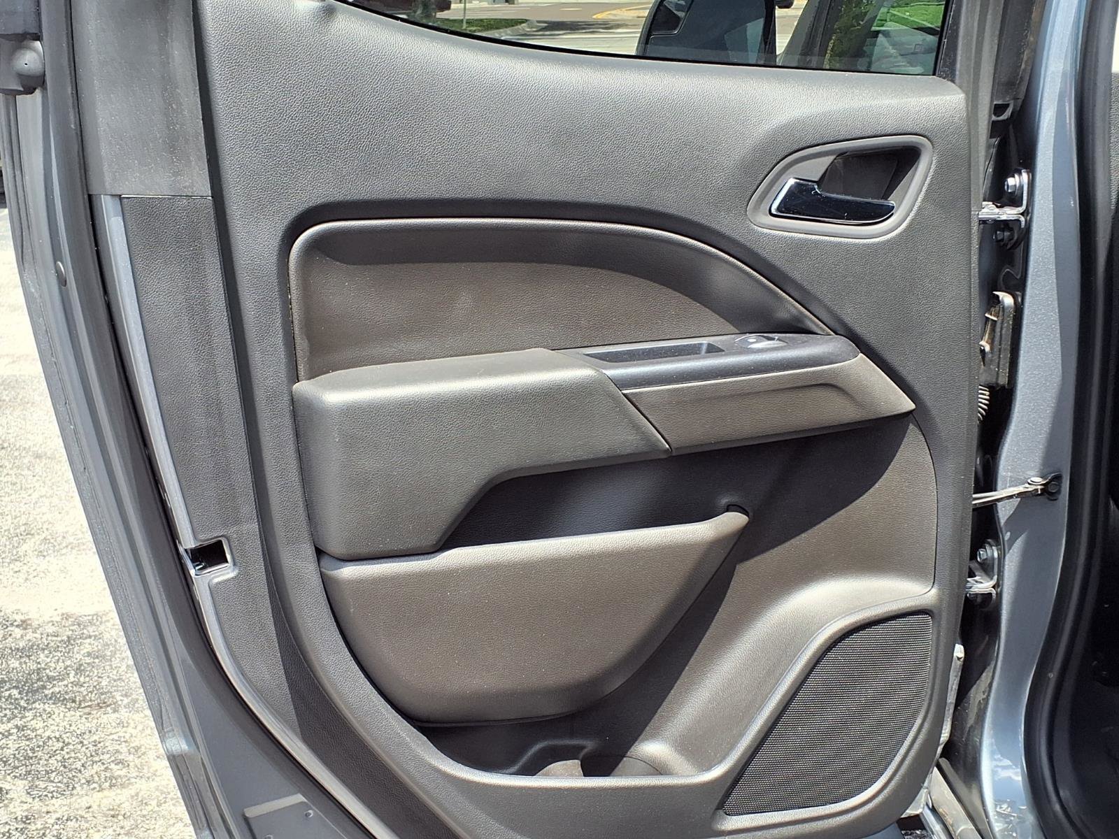 Used 2020 Chevrolet Colorado LT w/ Safety Package RWD image 16