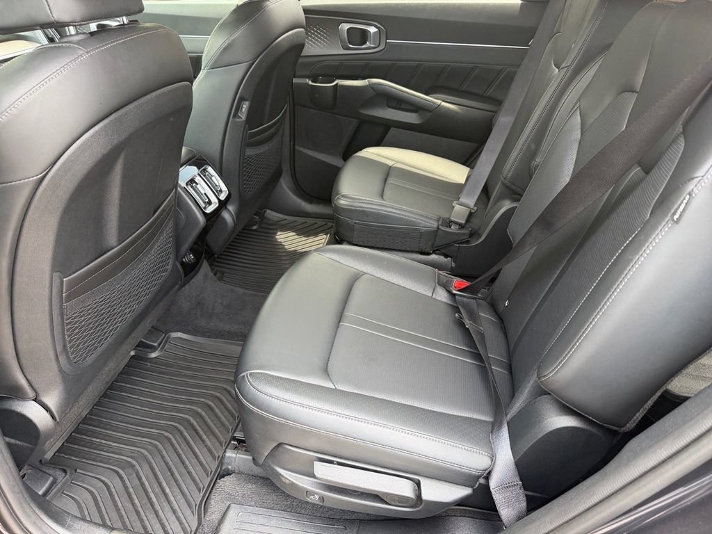 Used 2025 Kia Sorento SX FWD image 14